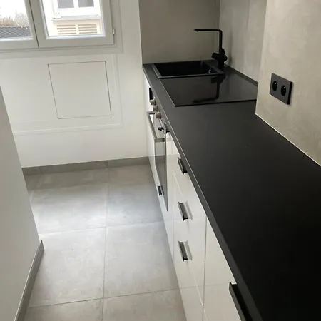 Appartamento De 35 M2 Au Pied De La Tour Eiffel Parigi